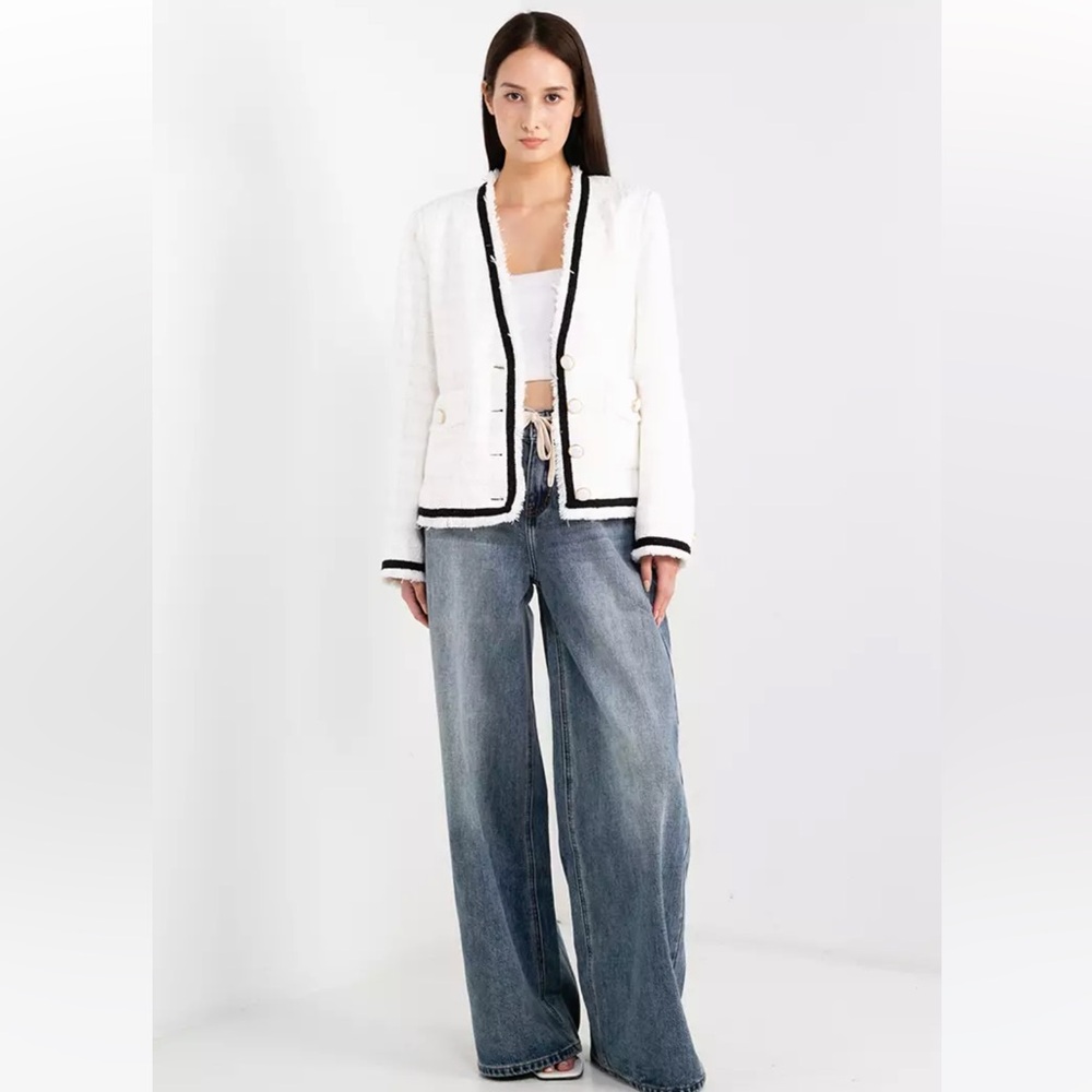 Urban Revivo - Contrast Trim White Blazer